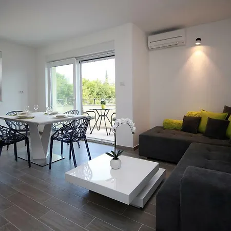 Judita Apartment *